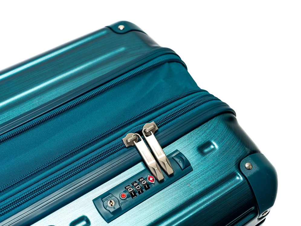 Camel Mountain 953 PC Spinner Luggage - Image 6