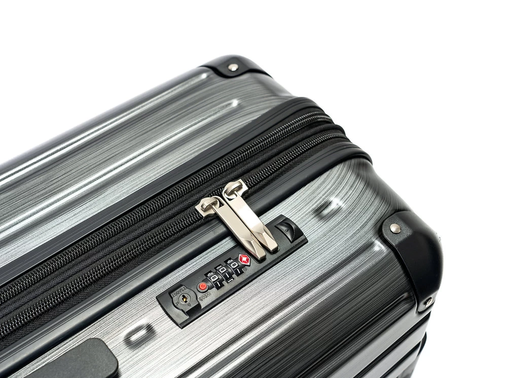 Camel Mountain 953 PC Spinner Luggage - Image 14