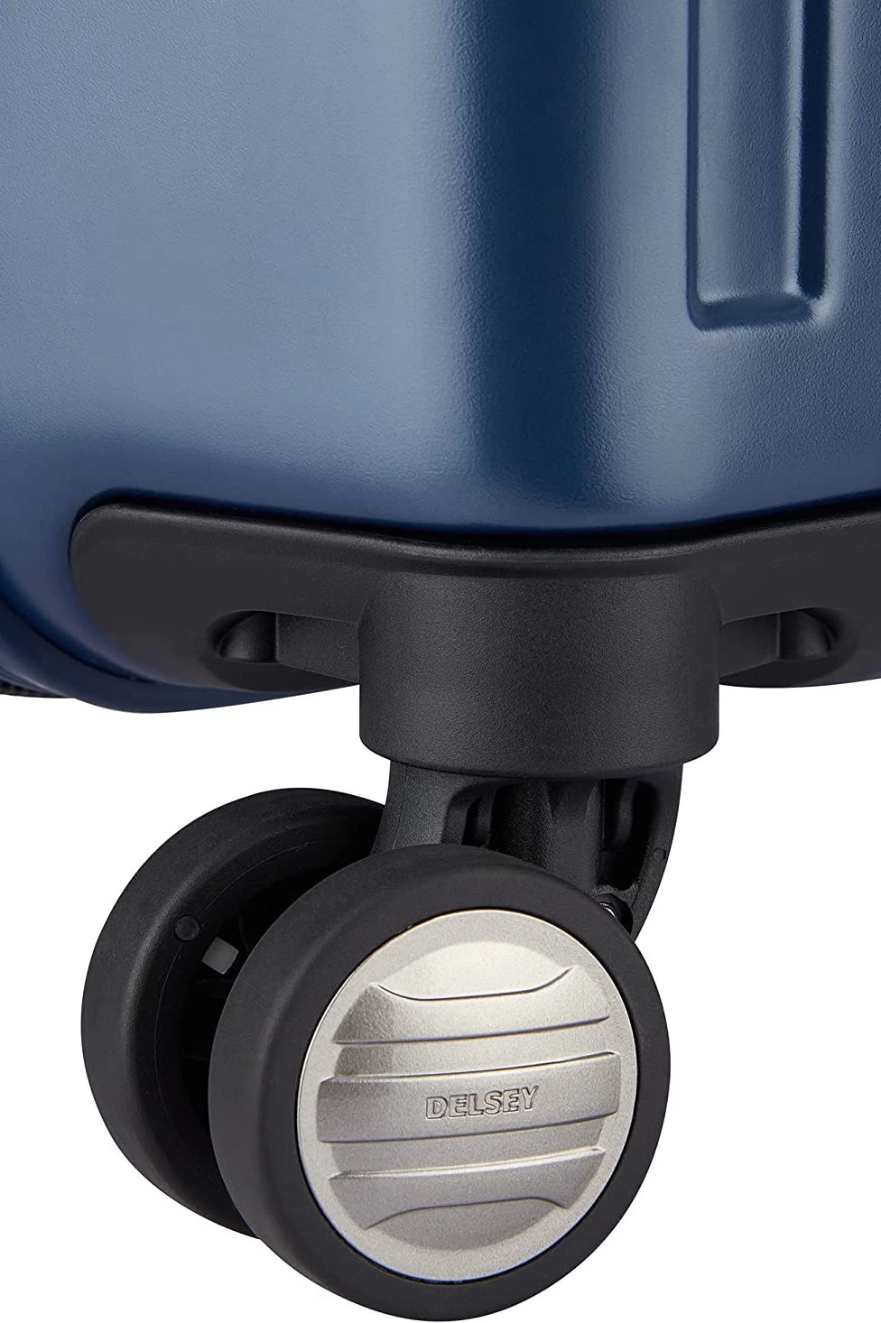 Delsey Helium Titanium 21" Exp. Spinner Carry-On - Image 15