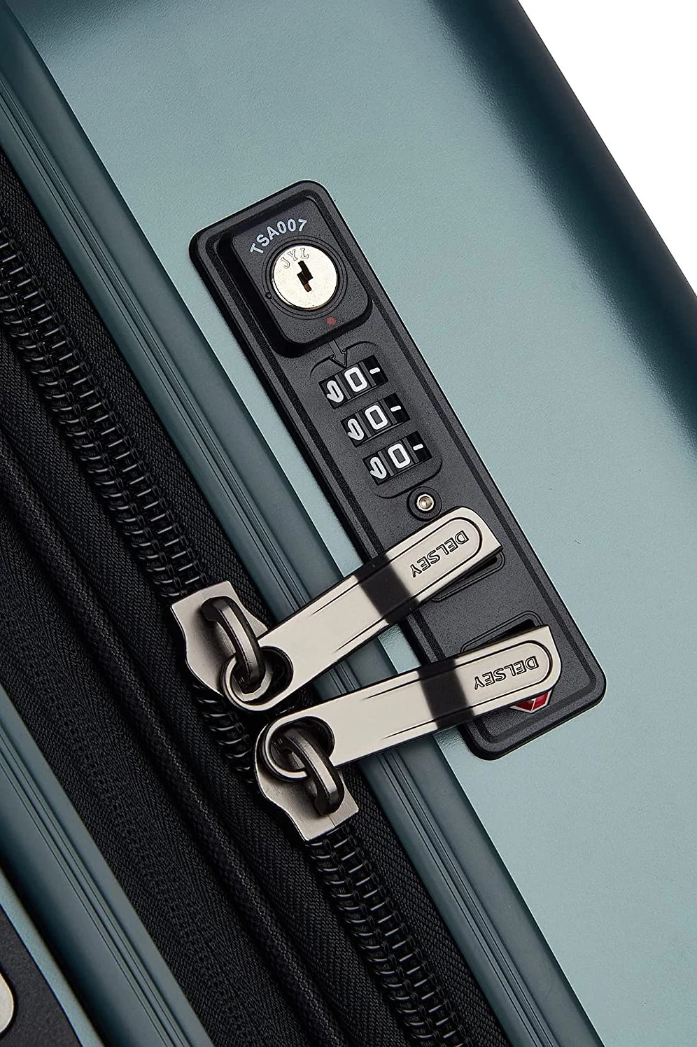 Delsey Helium Titanium 21" Exp. Spinner Carry-On - Image 5